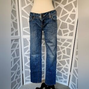 Women's Empyre Low-Rise Blue Jeans Sz 9 Juniors. Raven Skinny straight leg.